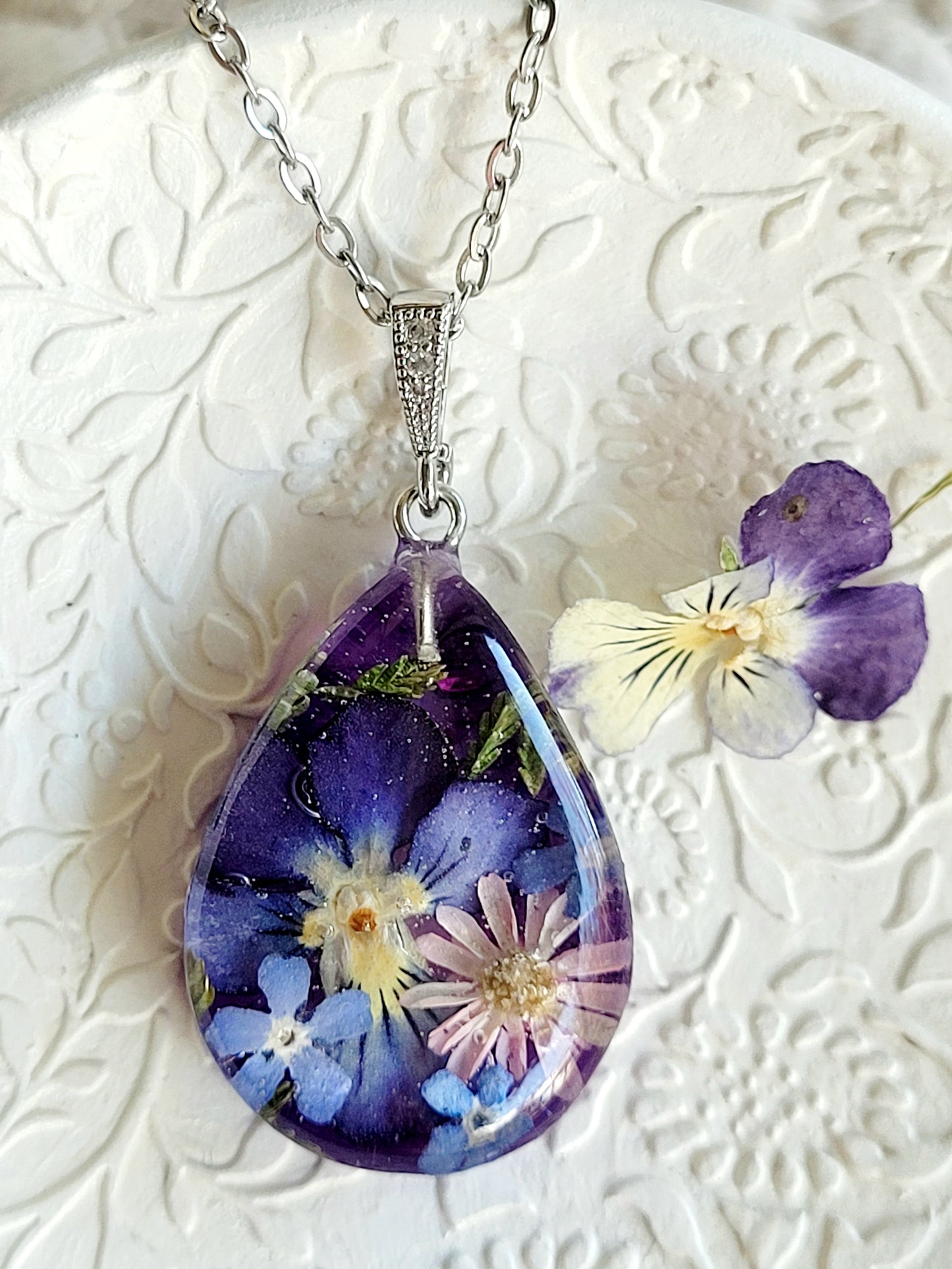 Wildflower teardrop necklace. Handmade necklace with real flowers