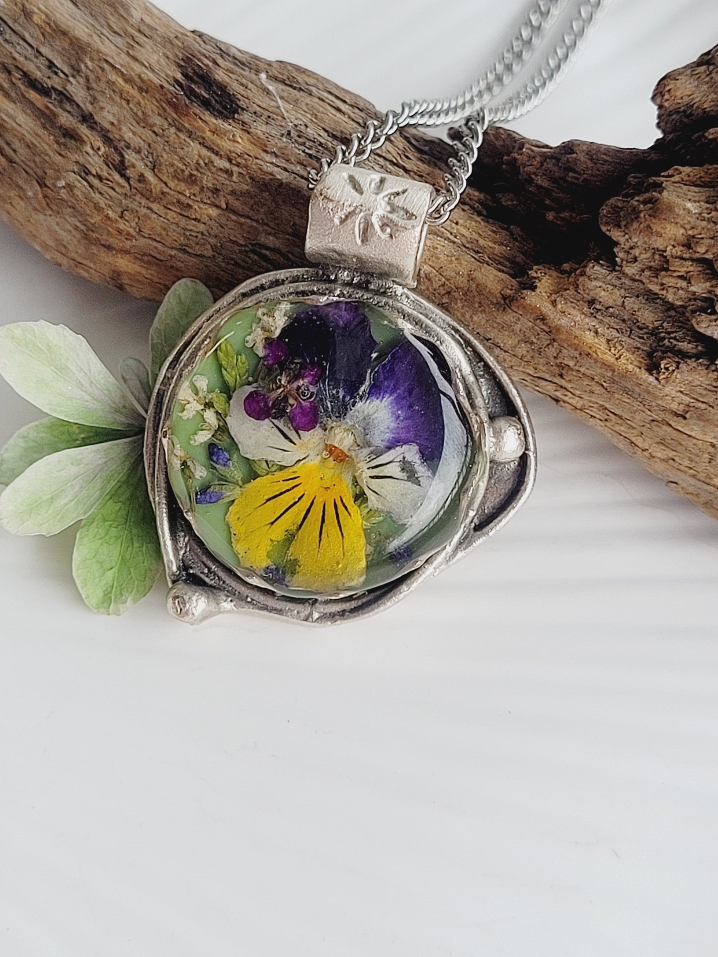 Pansy necklace