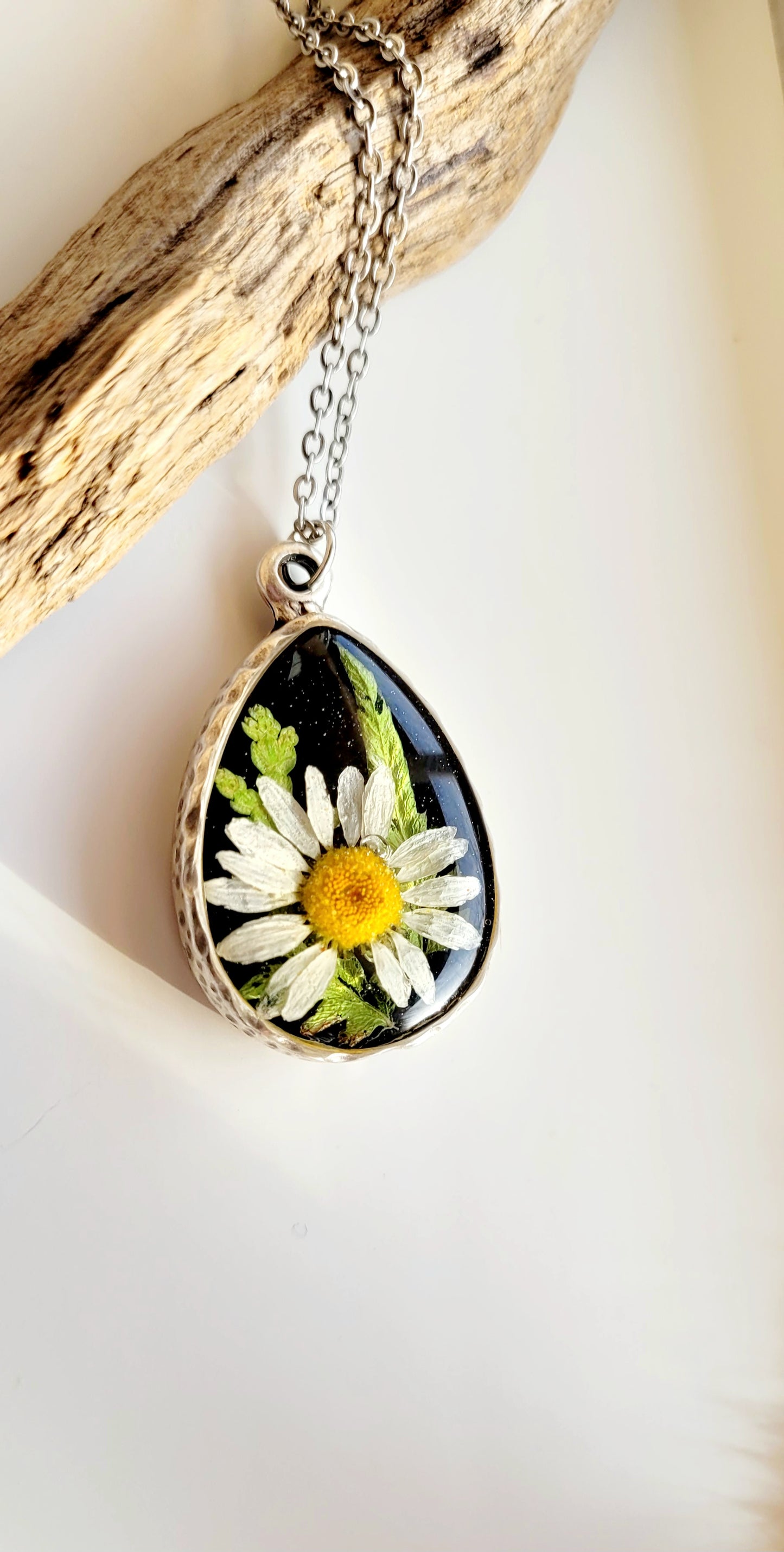 Daisy necklace