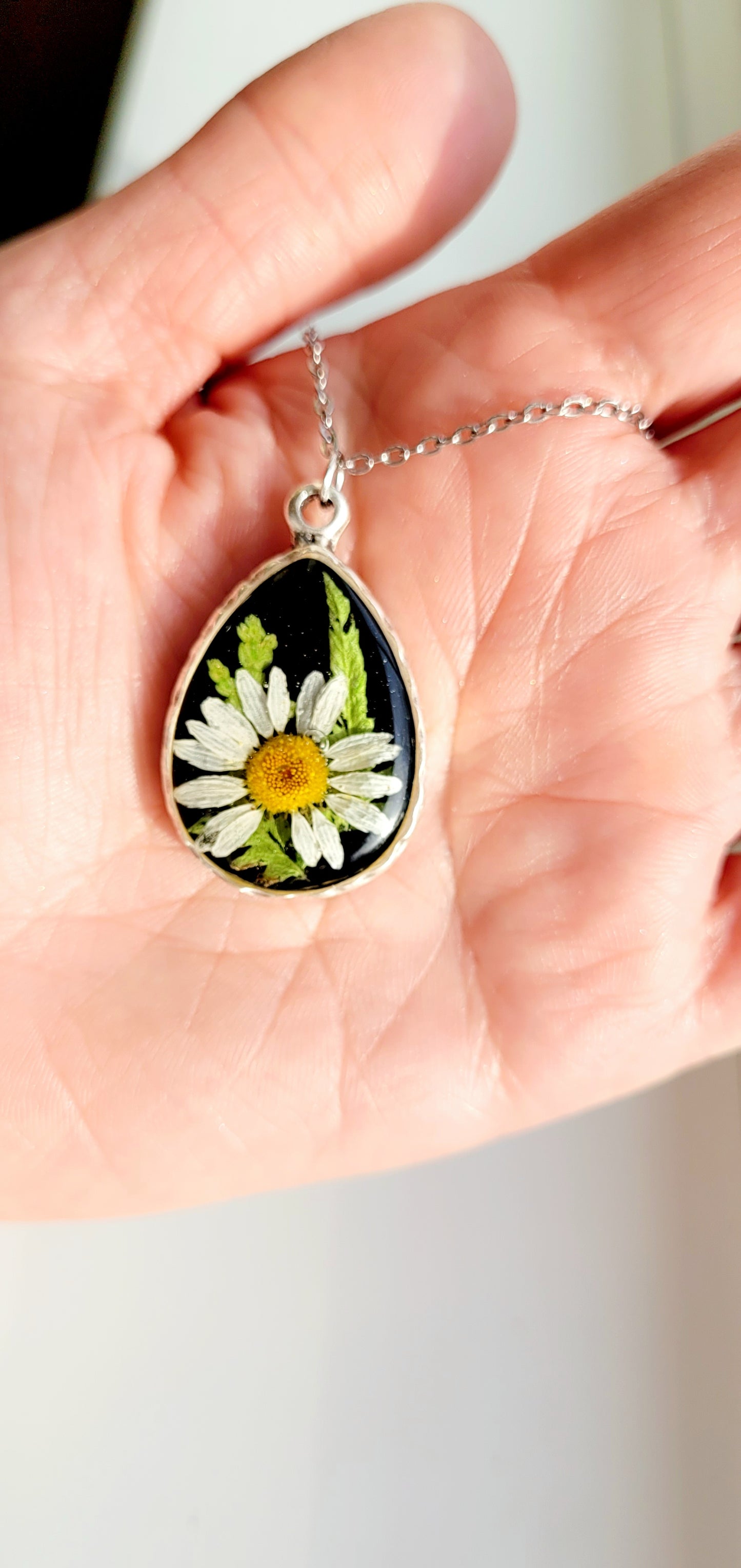 Daisy necklace