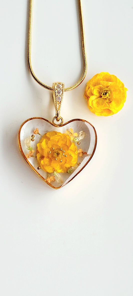 Butter cup flower necklace