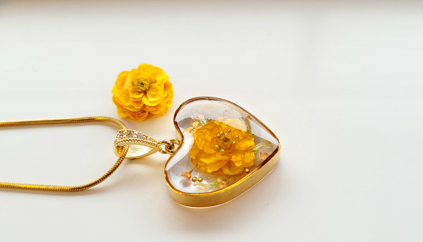 Butter cup flower necklace