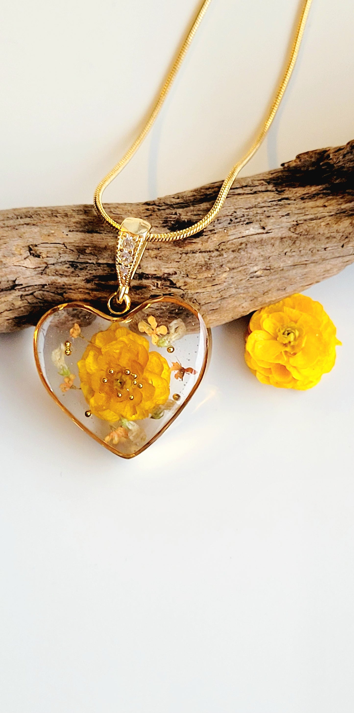 Butter cup flower necklace