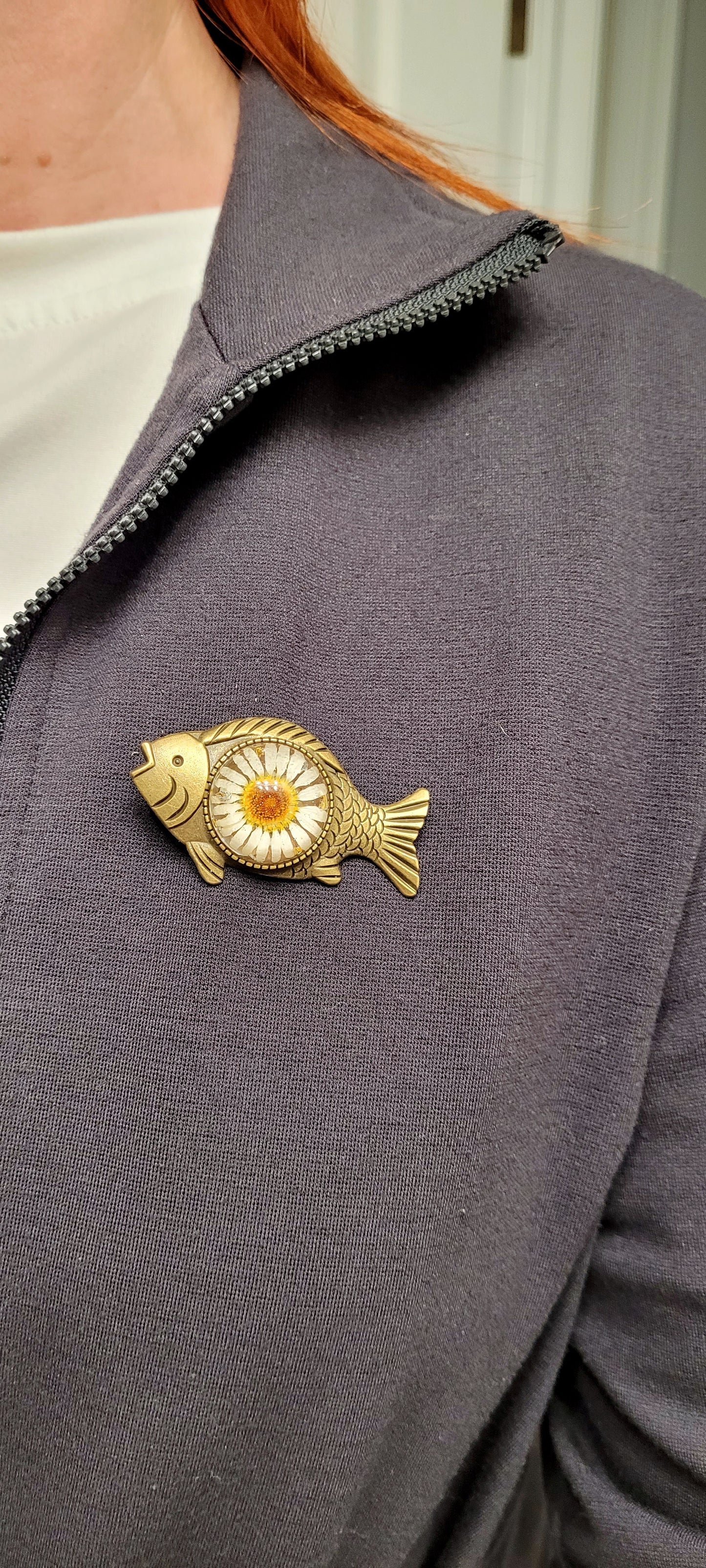 Daisy fish brooch