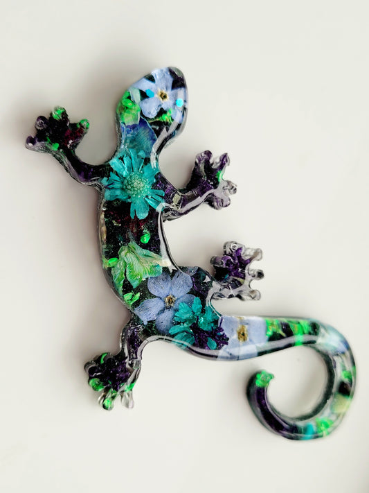 Botanical handcrafted lizard brooch with genuine genista and foget me not flowers, moss
