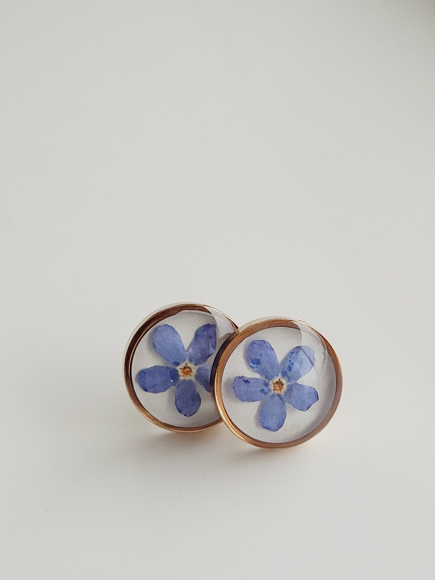 Real flower studs. Pressed flower earrings. Studs. Flower earrings. Small earrings. Gift