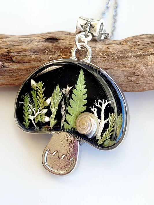 Botanical, handcrafted mushroom necklace with genuine fern and snail shell. Mothers day gift. Giftf or her. Unique Gift. Cottage core jewelry