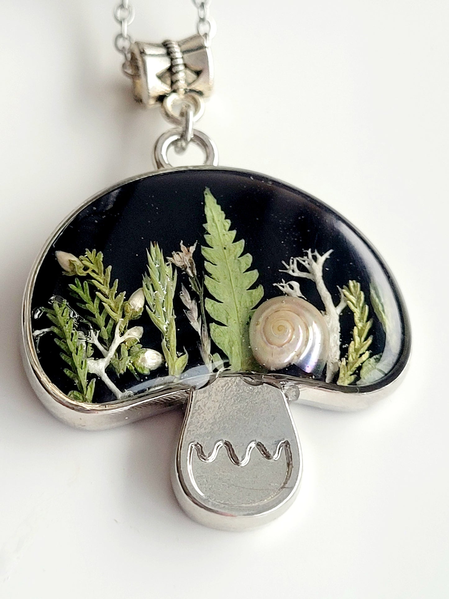 Botanical, handcrafted mushroom necklace with genuine fern and snail shell. Mothers day gift. Giftf or her. Unique Gift. Cottage core jewelry