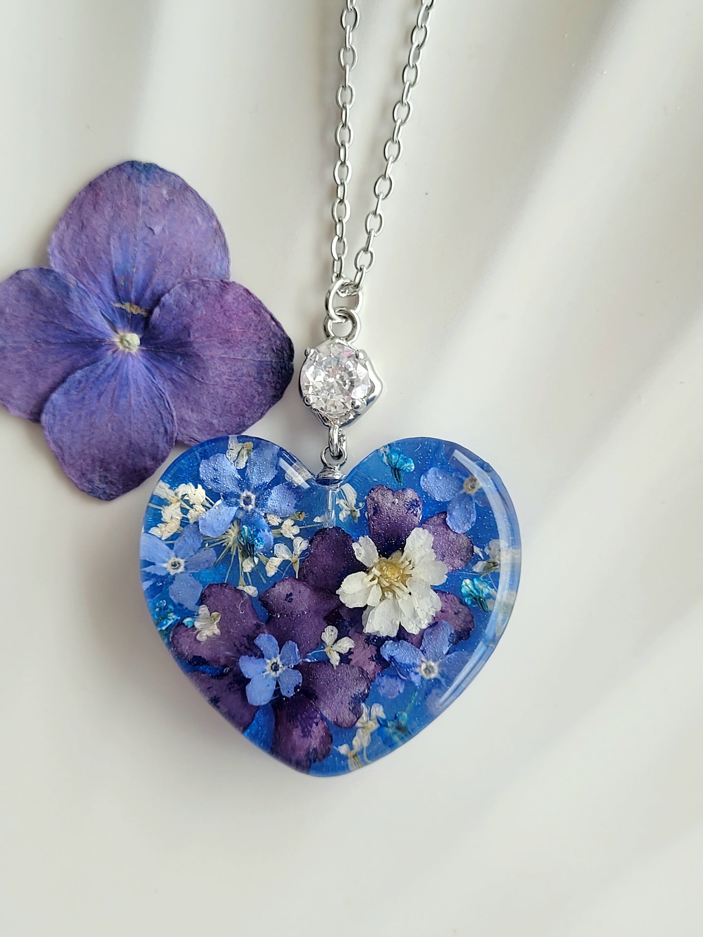 Floral botanical handcrafted heart necklace with genuine flowers