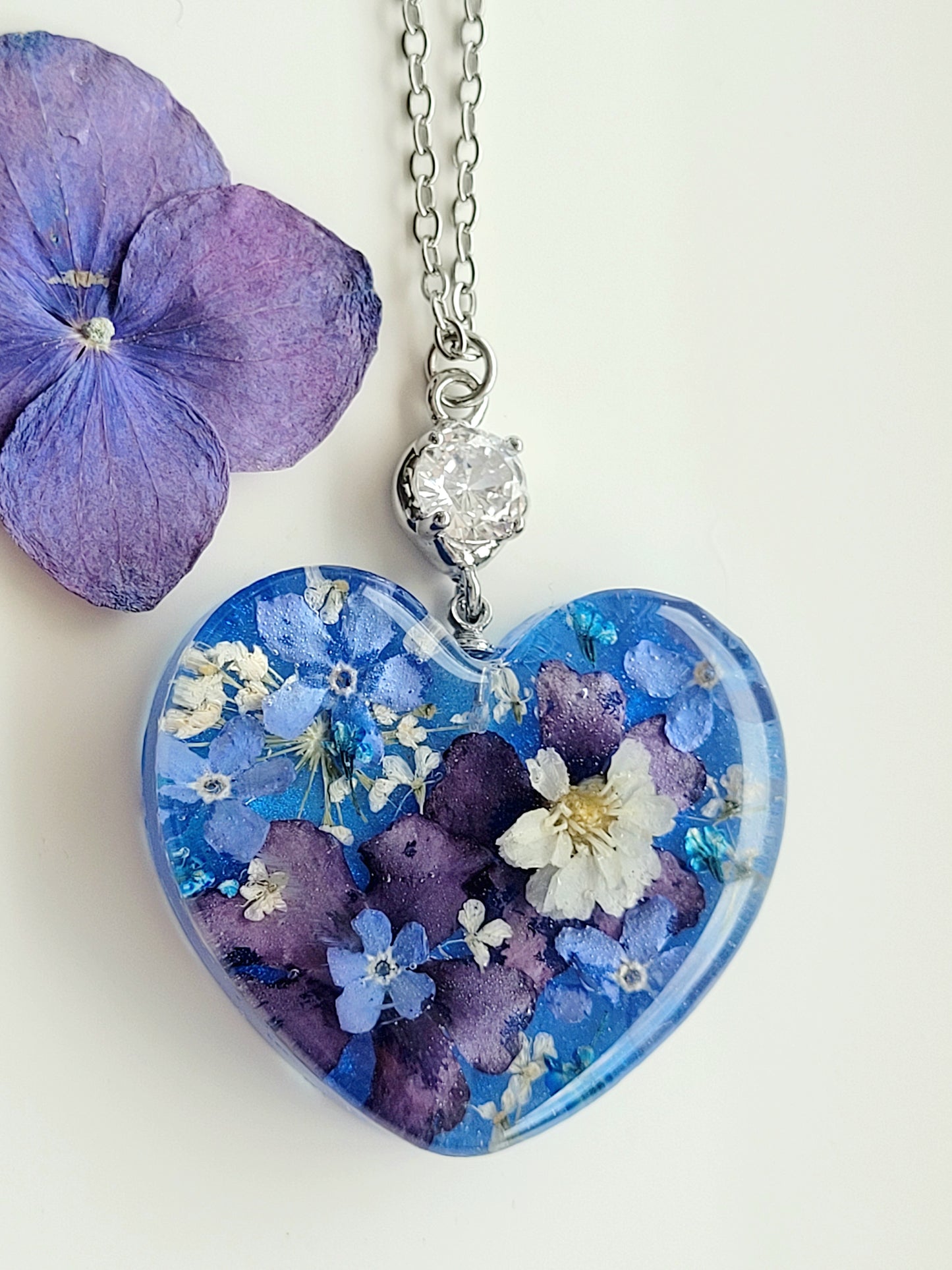 Floral botanical handcrafted heart necklace with genuine flowers