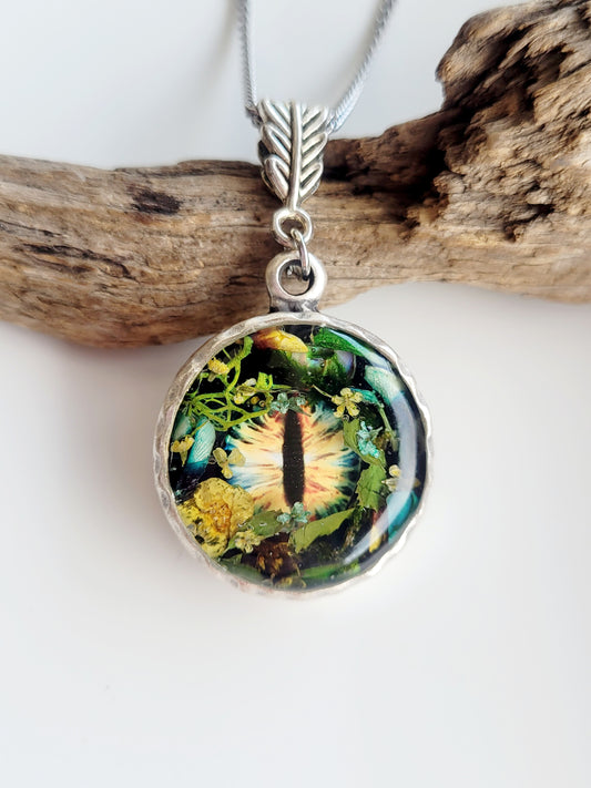 (Copy) Floral dragon eye framed necklace. Real foget me not flowers. Dragon necklace. Game of thrones