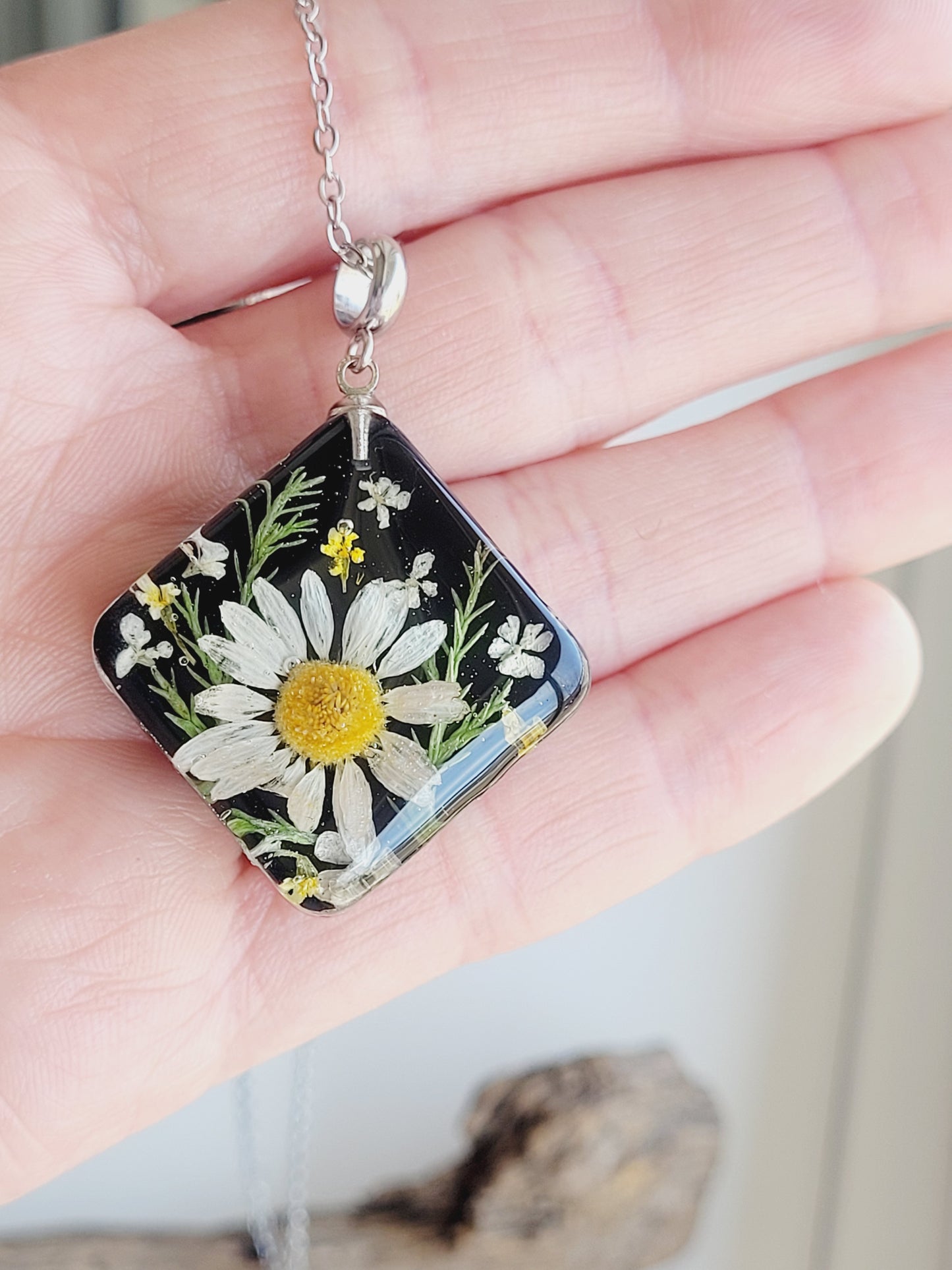 Real Daisy necklace