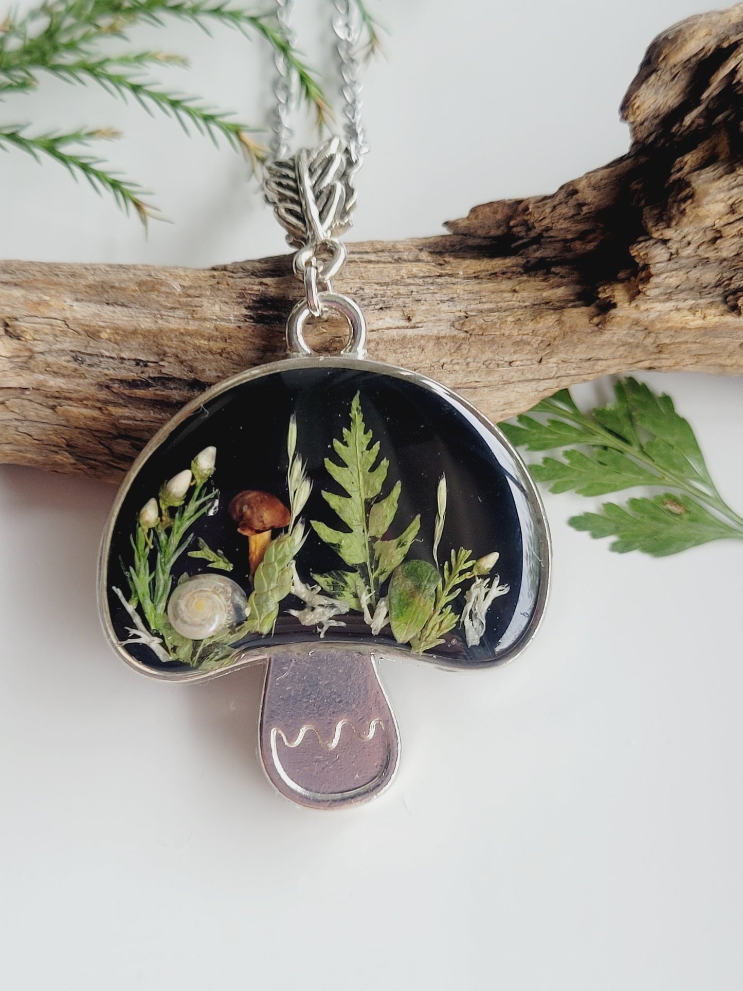 Botanical, handcrafted mushroom necklace with genuine fern and snail shell. Mothers day gift. Giftf or her. Unique Gift. Cottage core jewelry