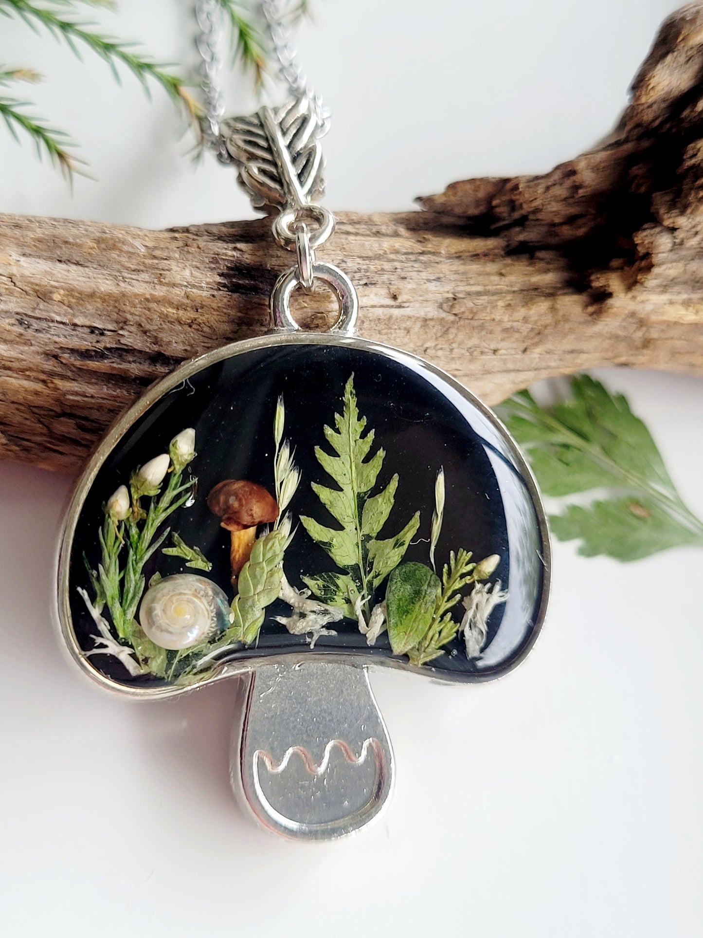 Botanical, handcrafted mushroom necklace with genuine fern and snail shell. Mothers day gift. Giftf or her. Unique Gift. Cottage core jewelry