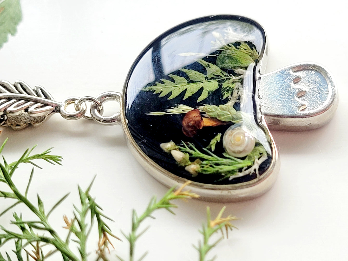 Botanical, handcrafted mushroom necklace with genuine fern and snail shell. Mothers day gift. Giftf or her. Unique Gift. Cottage core jewelry