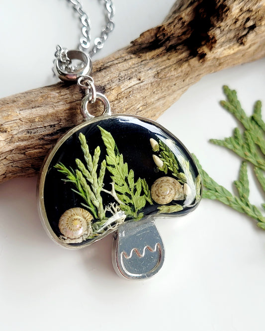 Botanical, handcrafted mushroom necklace with genuine fern and snail shell. Mothers day gift. Giftf or her. Unique Gift. Cottage core jewelry