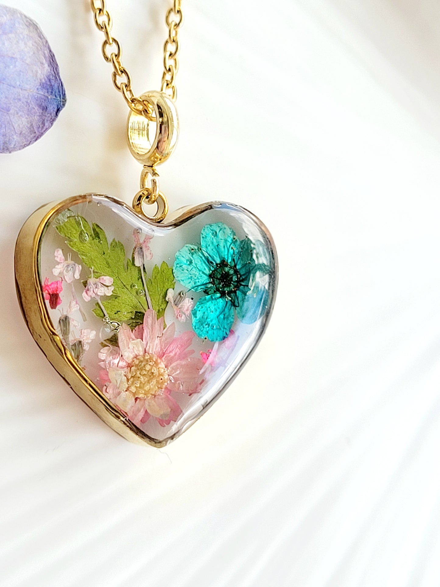 Botanical heart necklace with real genuine butter cup flower. Mothers day gift. Giftf or her. Unique Gift. Heart flower charm Cottage core heart 3D necklace