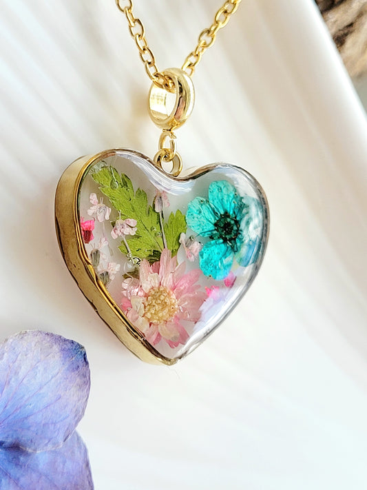 Botanical heart necklace with real genuine butter cup flower. Mothers day gift. Giftf or her. Unique Gift. Heart flower charm Cottage core heart 3D necklace