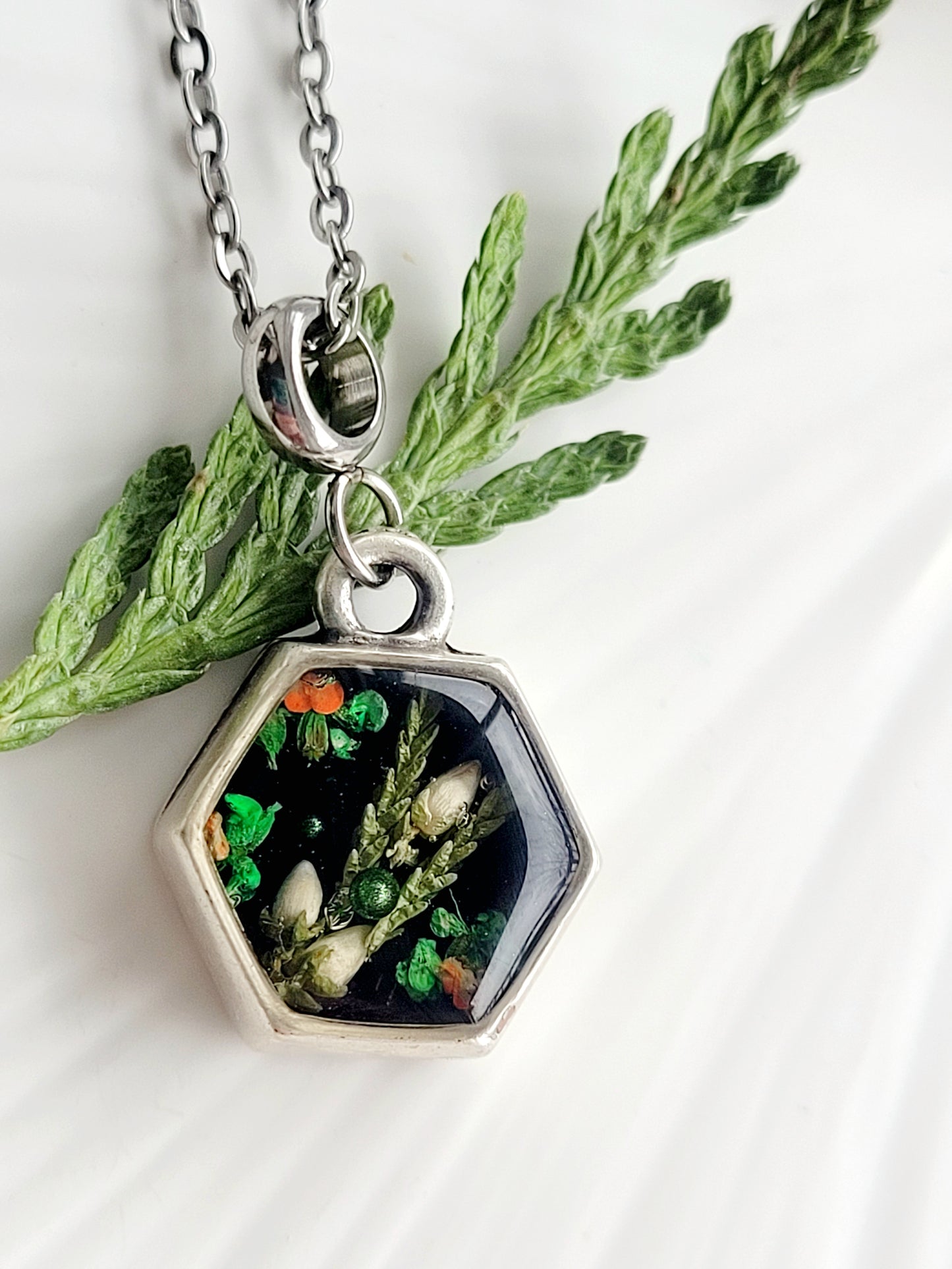 Delicate real heather flower Necklace – Minimalist jewelry