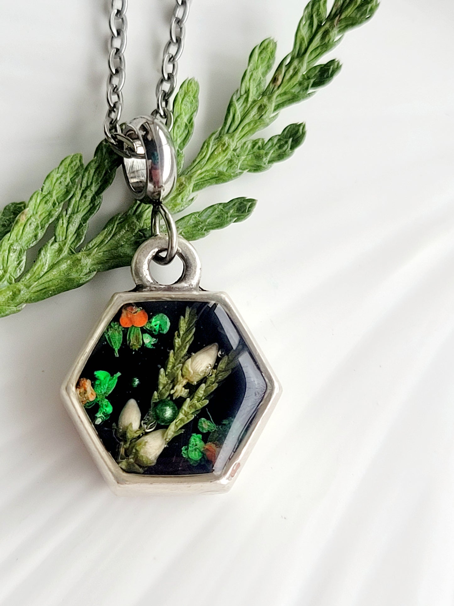 Delicate real heather flower Necklace – Minimalist jewelry