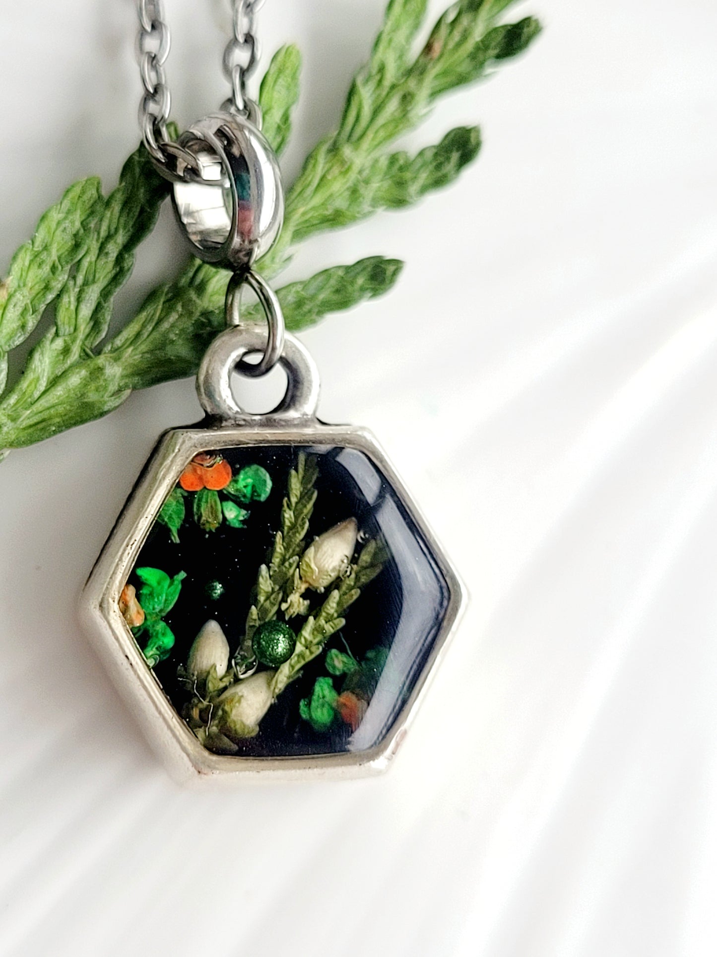 Delicate real heather flower Necklace – Minimalist jewelry