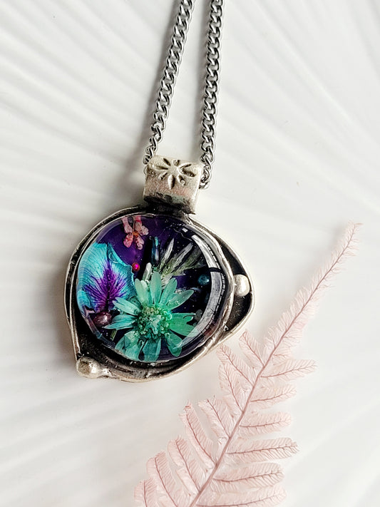 Genuine flower necklace
