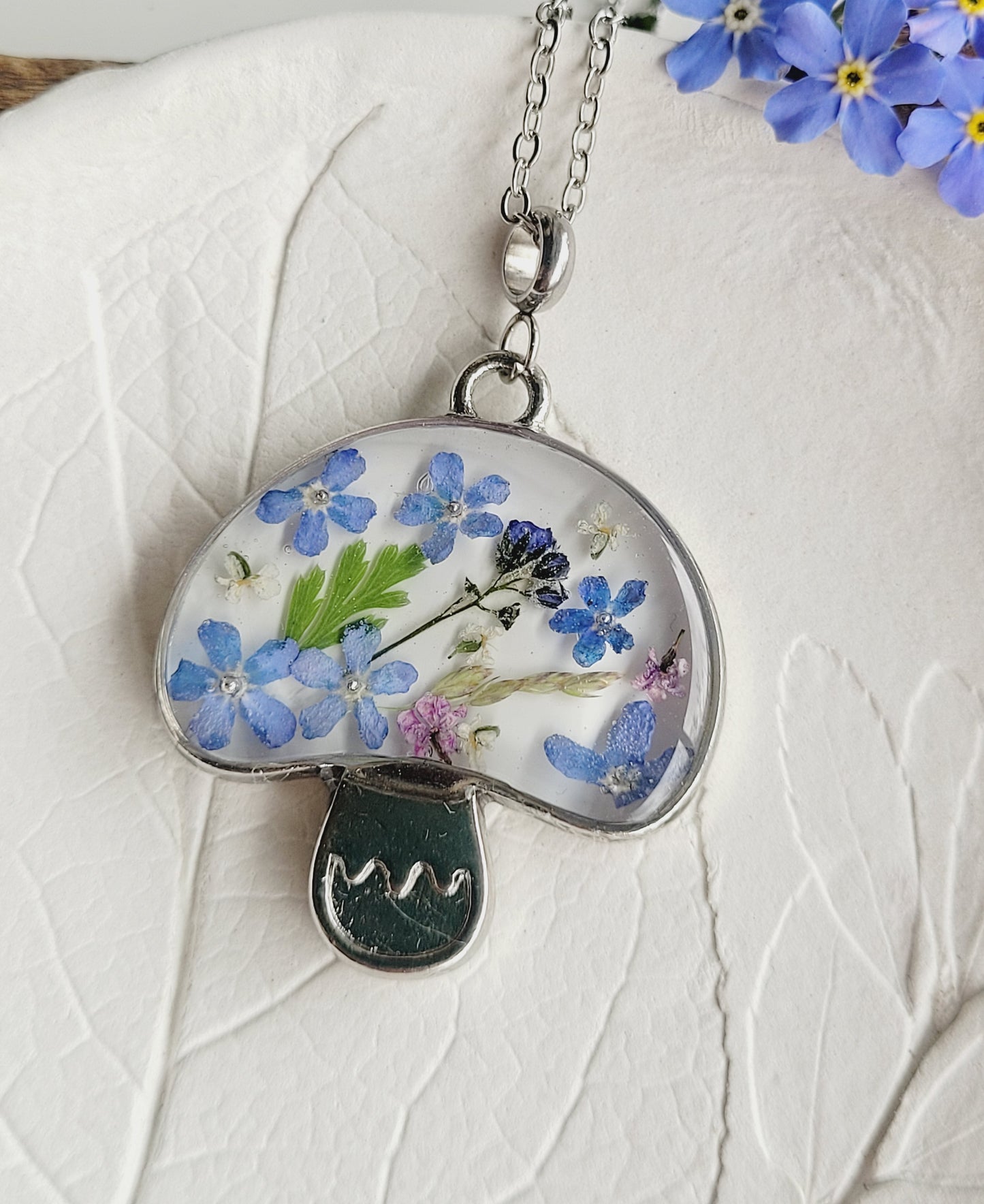 Botanical floral necklace with Foget-me-not flowers