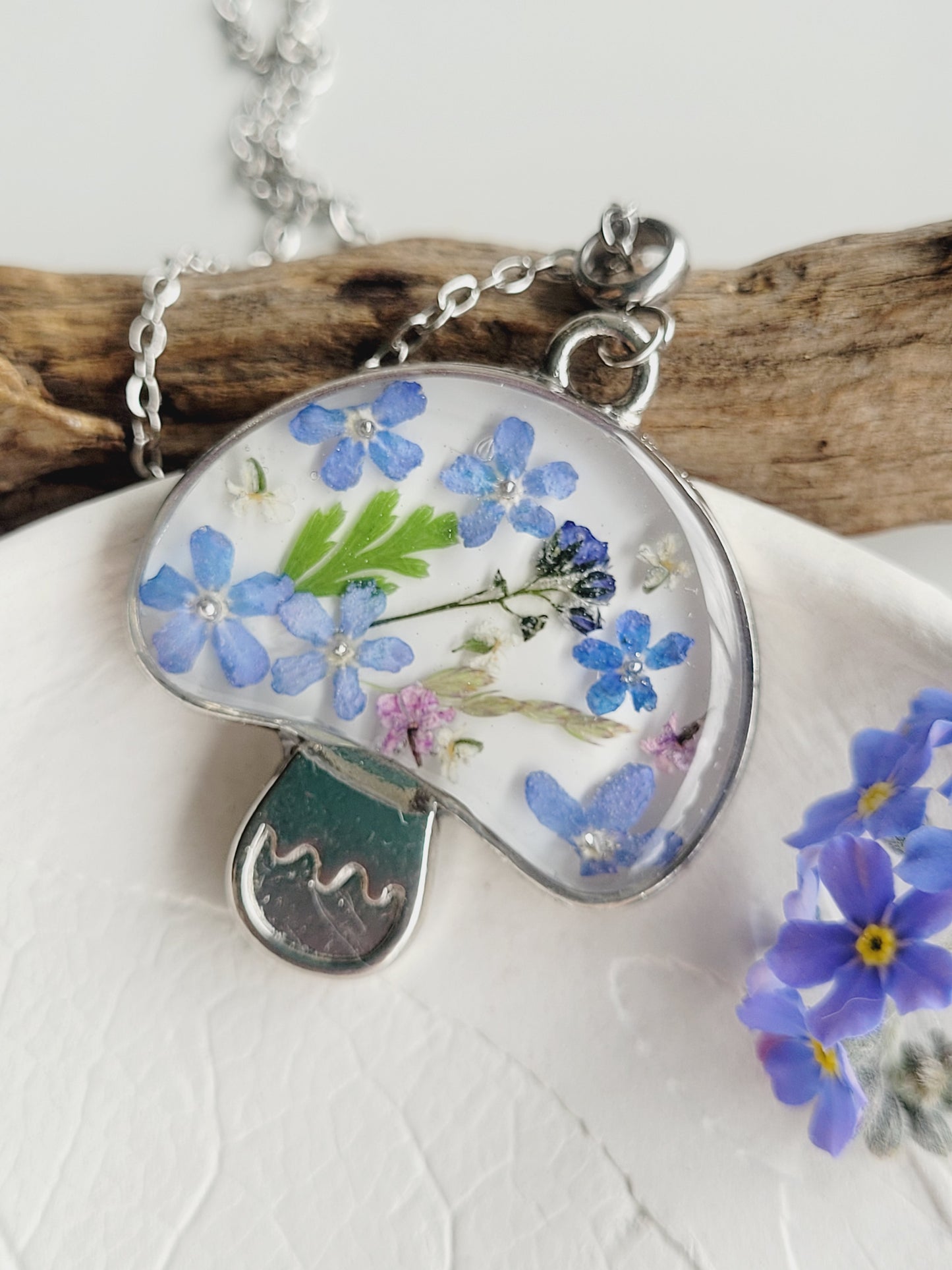 Botanical floral necklace with Foget-me-not flowers