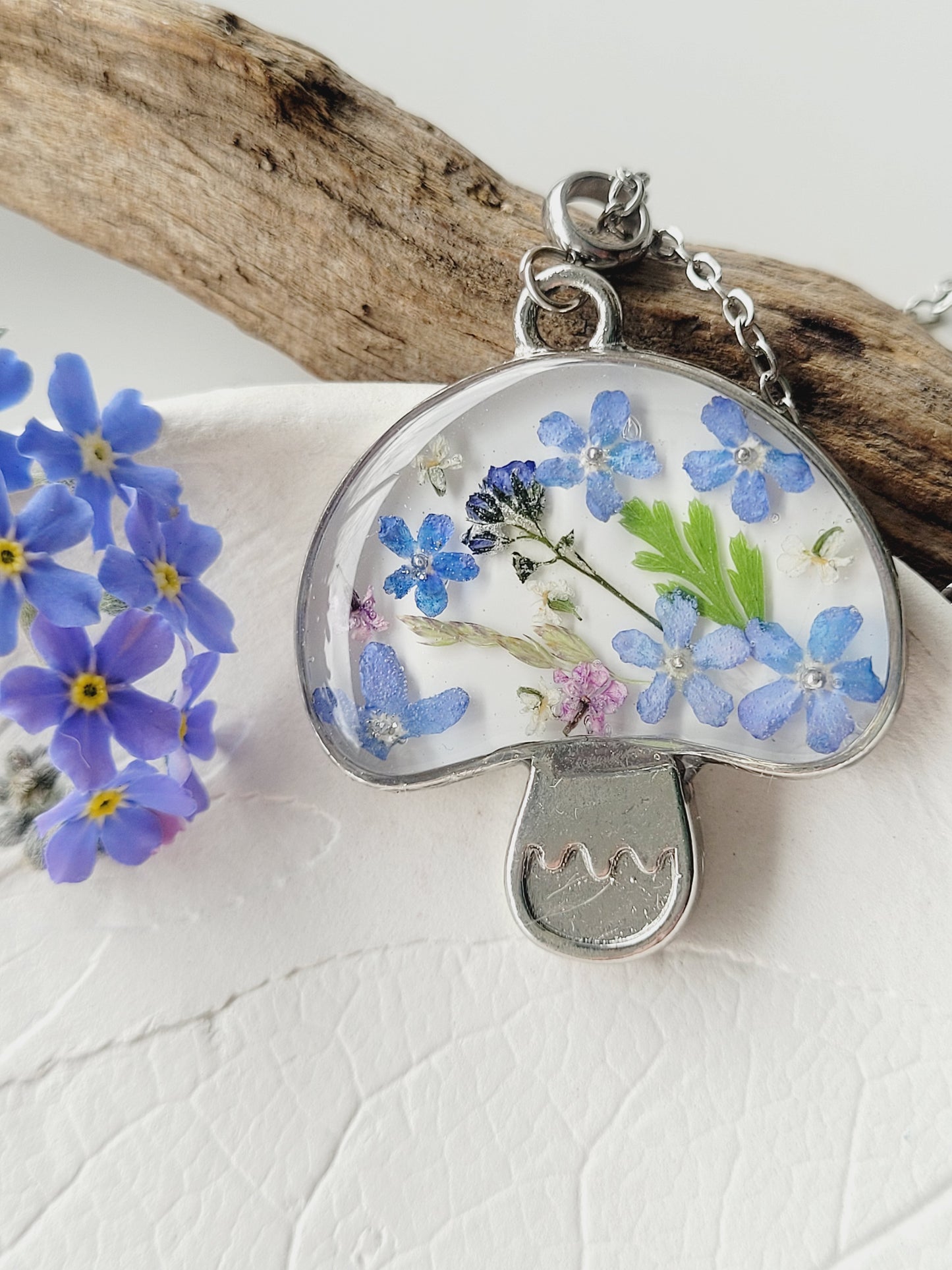 Botanical floral necklace with Foget-me-not flowers
