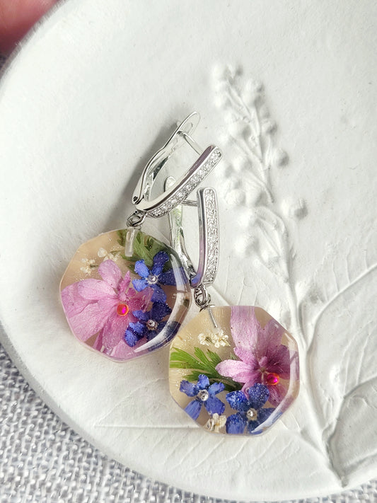 Botanical, handcrafted earrings with real foget me not flowers and hydrangea.Unique Gift. Cottage core teal earrings. Unique Canadian jewelry