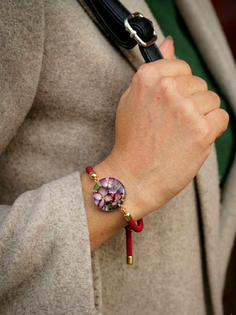 Red hydrangea bracelet. Handcrafted with real flowers. Resin floral jewelry