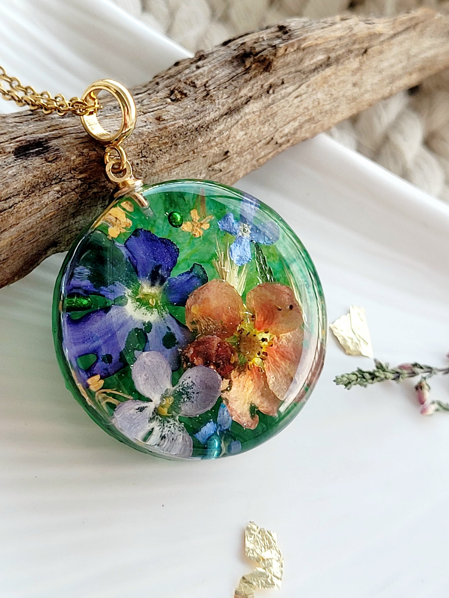 Real lilac and real flower necklace