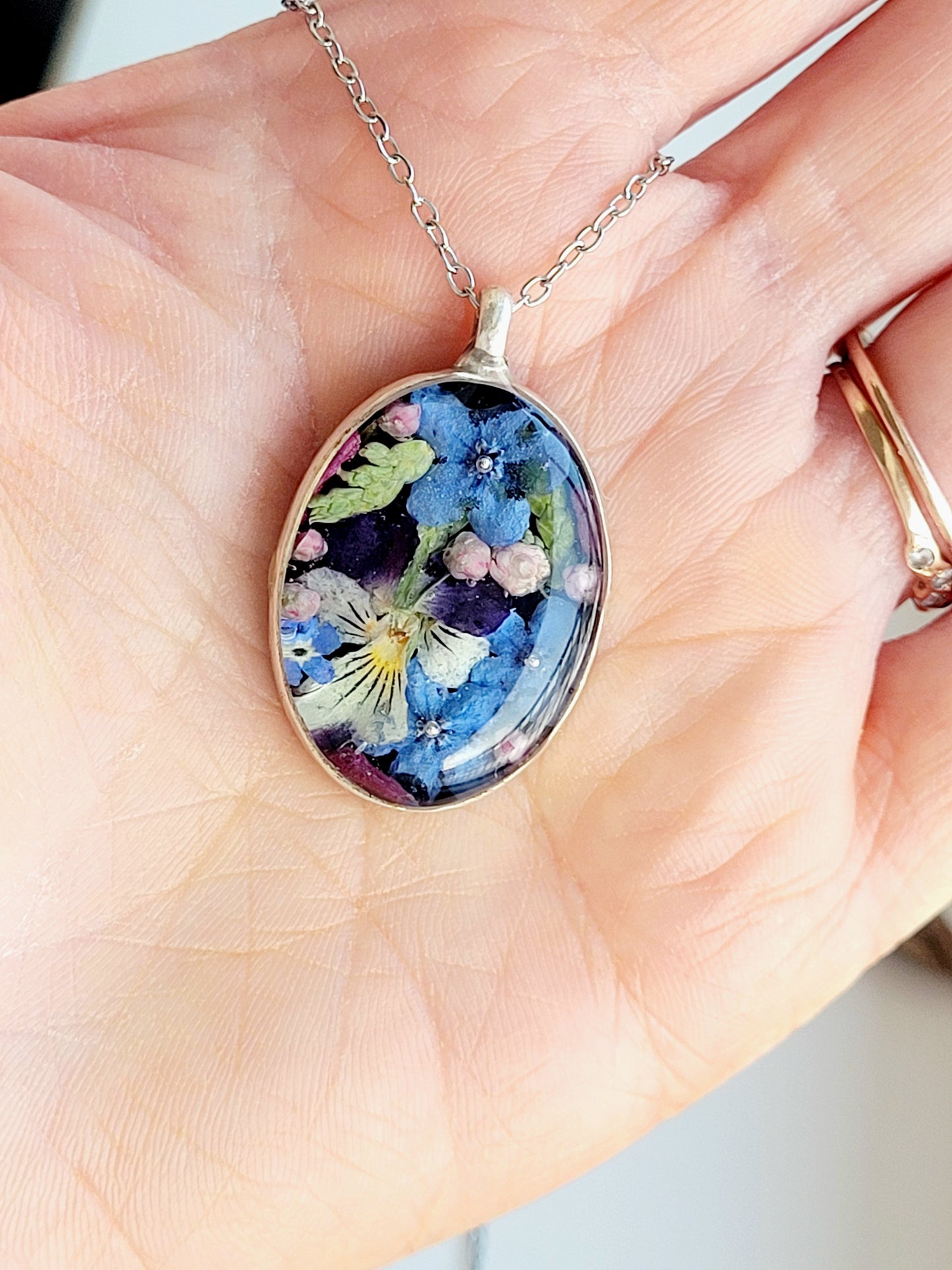 Pansy and foget me not floral necklace. Botanical necklace with genuine flowers. Unique jewelry and gift