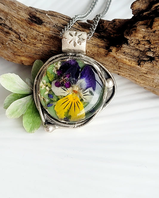 Pansy necklace