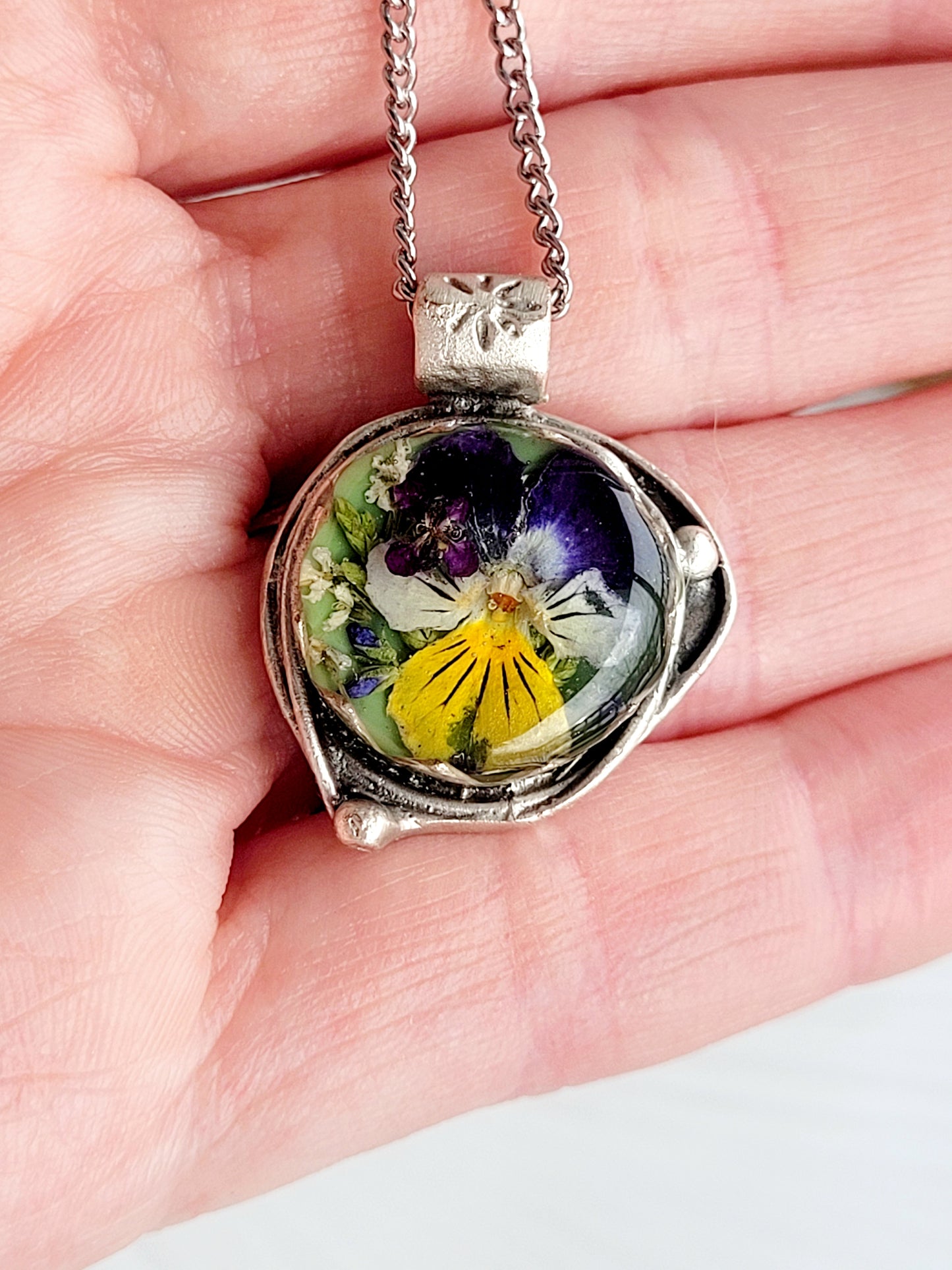 Pansy necklace