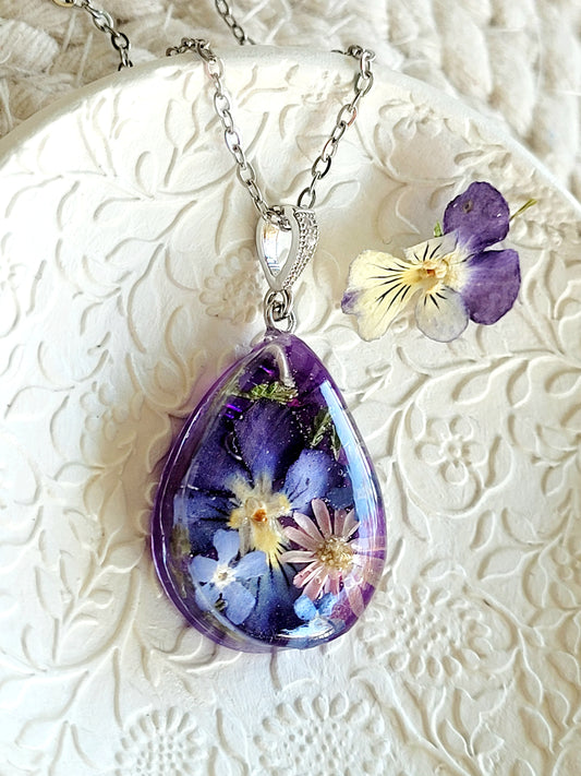 Wildflower teardrop necklace. Handmade necklace with real flowers