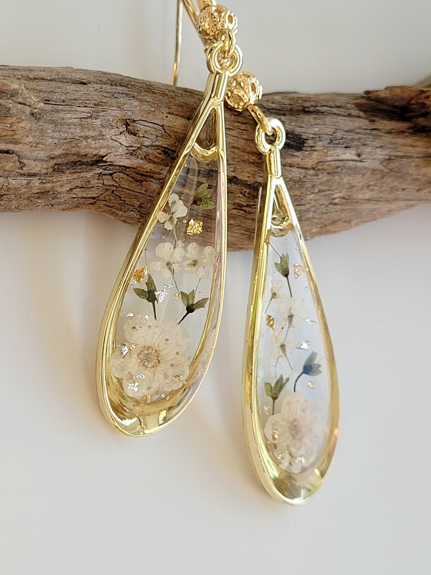 Botanical, handcrafted earrings with real genuine wildflowers. Mothers day gift. Giftf or her. Unique Gift. Cottage core earrings tear-drop earrings