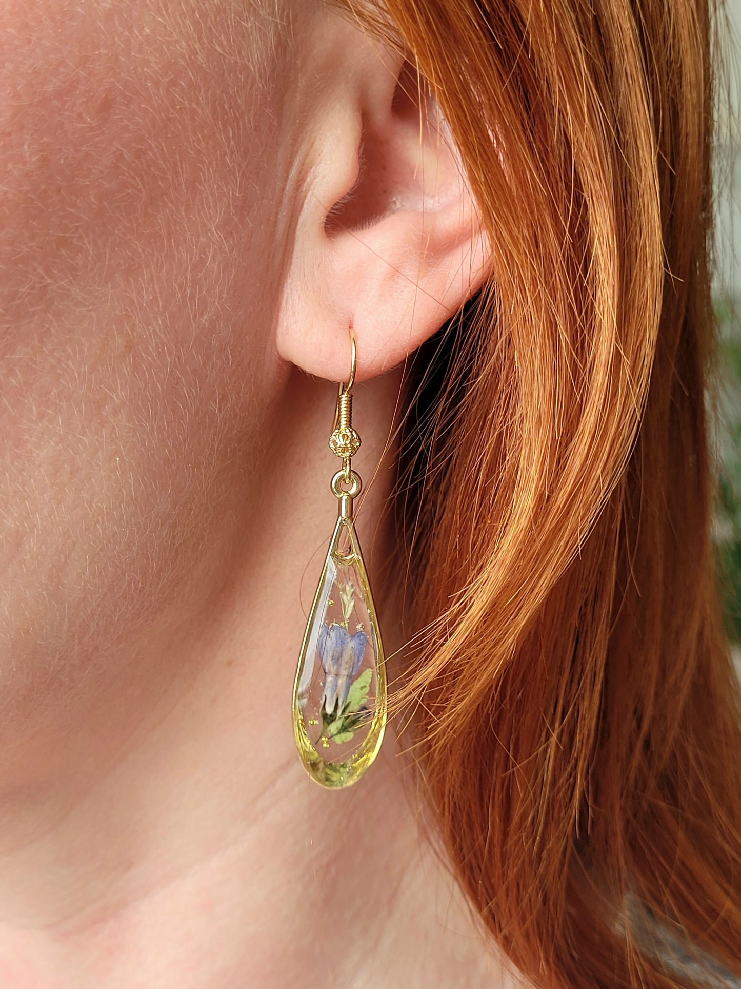 Botanical, handcrafted earrings with real genuine blue bell flower. Mothers day gift. Giftf or her. Unique Gift. Cottage core earrings blue bell tear-drop earrings