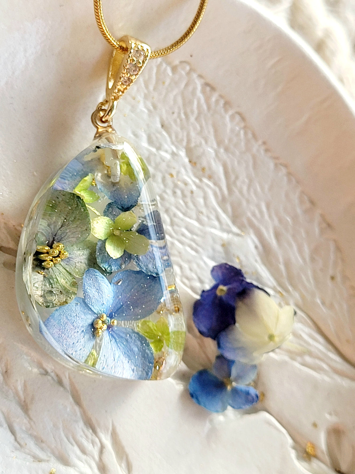 Hydrangea drop necklace
