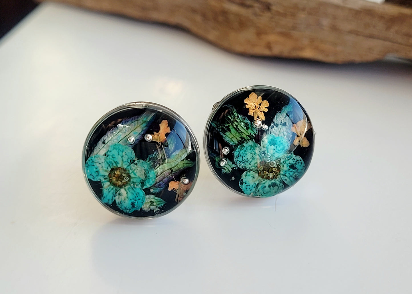 Flower studs