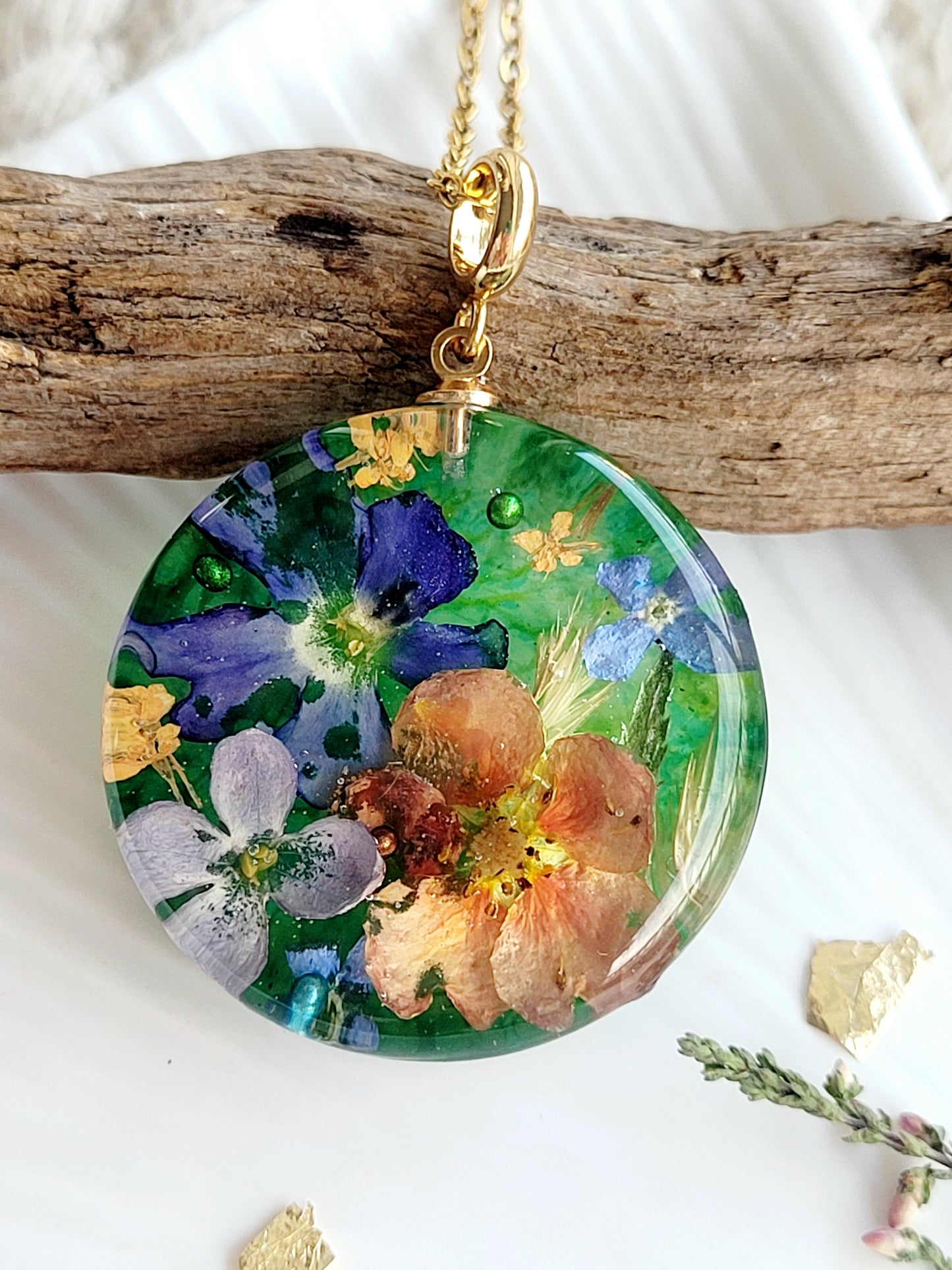 Real lilac and real flower necklace