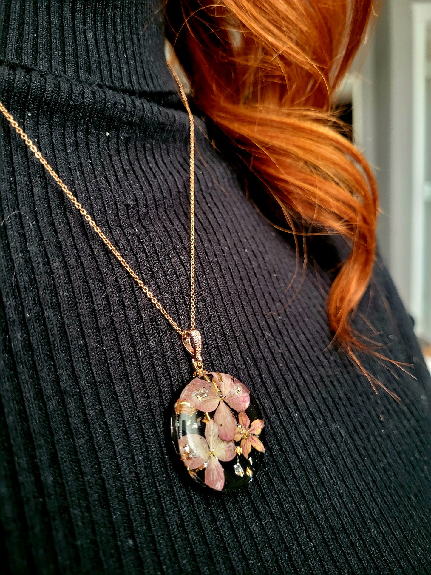 Hydrangea, lilac &  wildflower Necklace – Real Flowers in Resin (30 mm Pendant, 50 cm Chain)