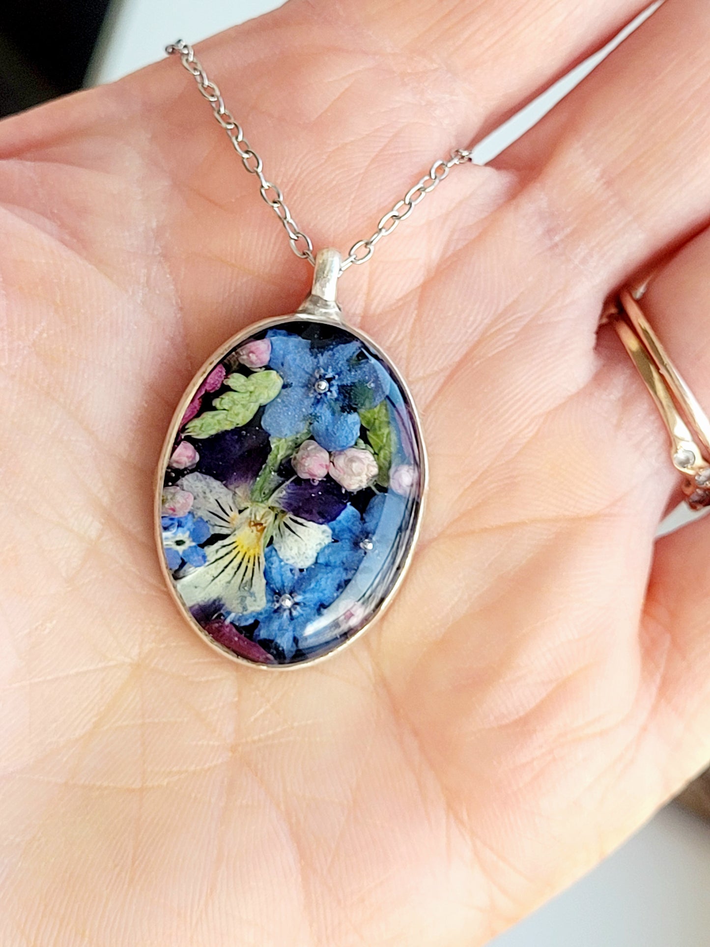 Pansy and foget me not floral necklace. Botanical necklace with genuine flowers. Unique jewelry and gift