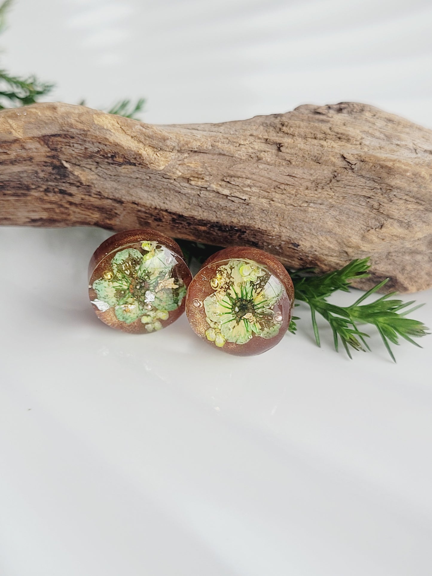 Green flower studs. Handcrafted studs with genuine flowers.