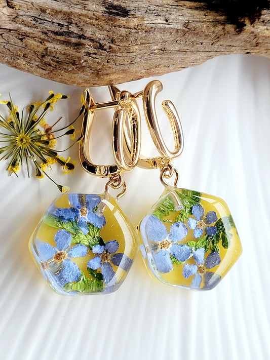 Botanical, handcrafted earrings with real foget me not flowers. Unique Gift. Cottage core teal earrings. Unique Canadian jewelry