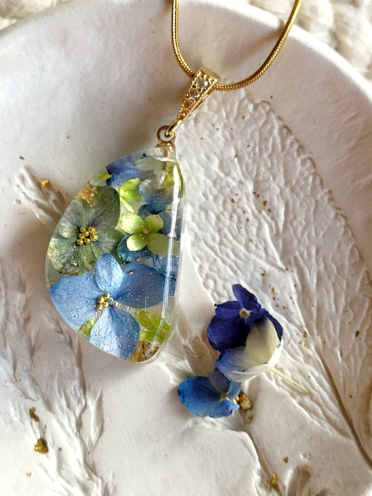 Hydrangea drop necklace