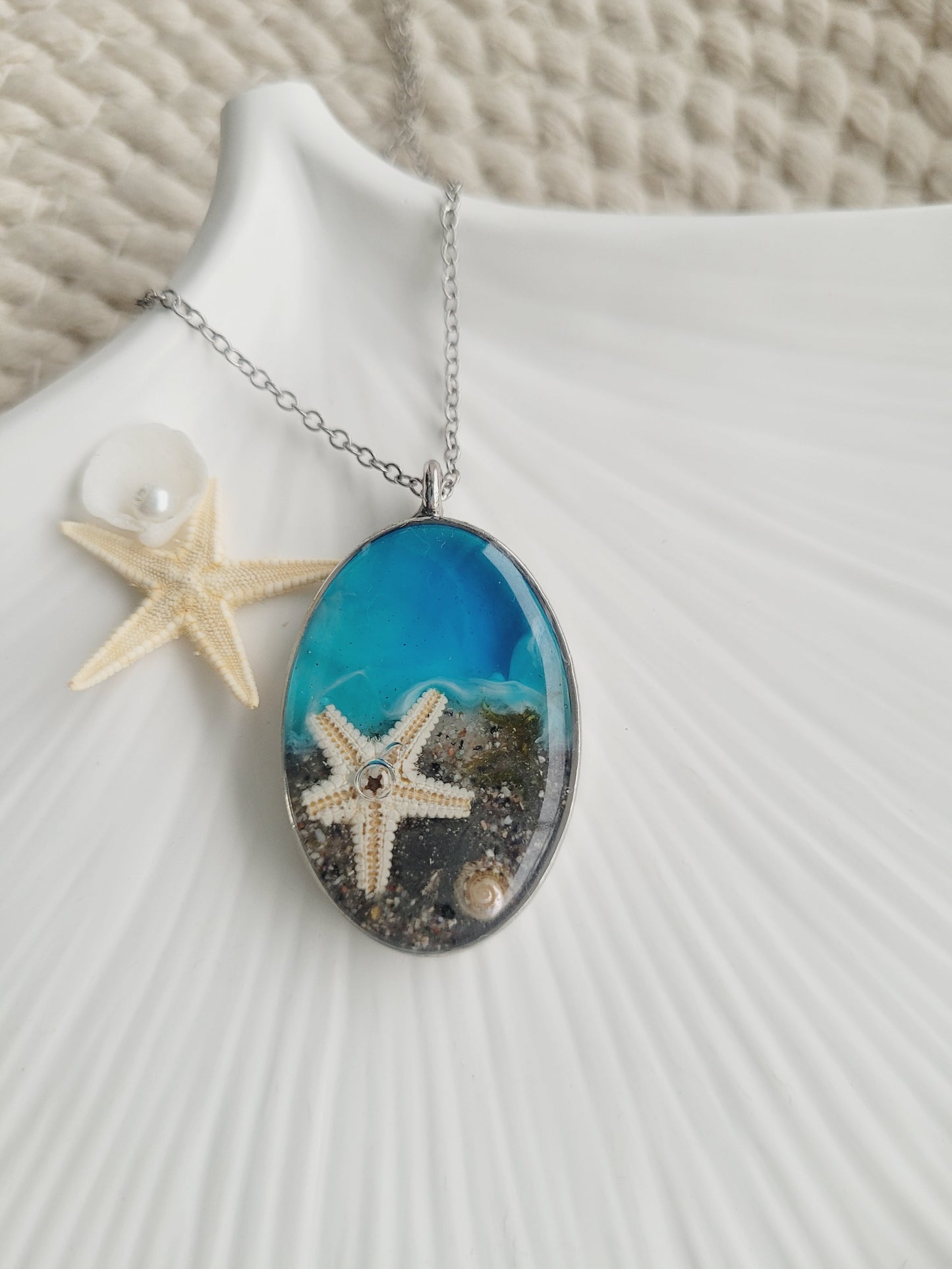 Sea necklace with real seashells and sand