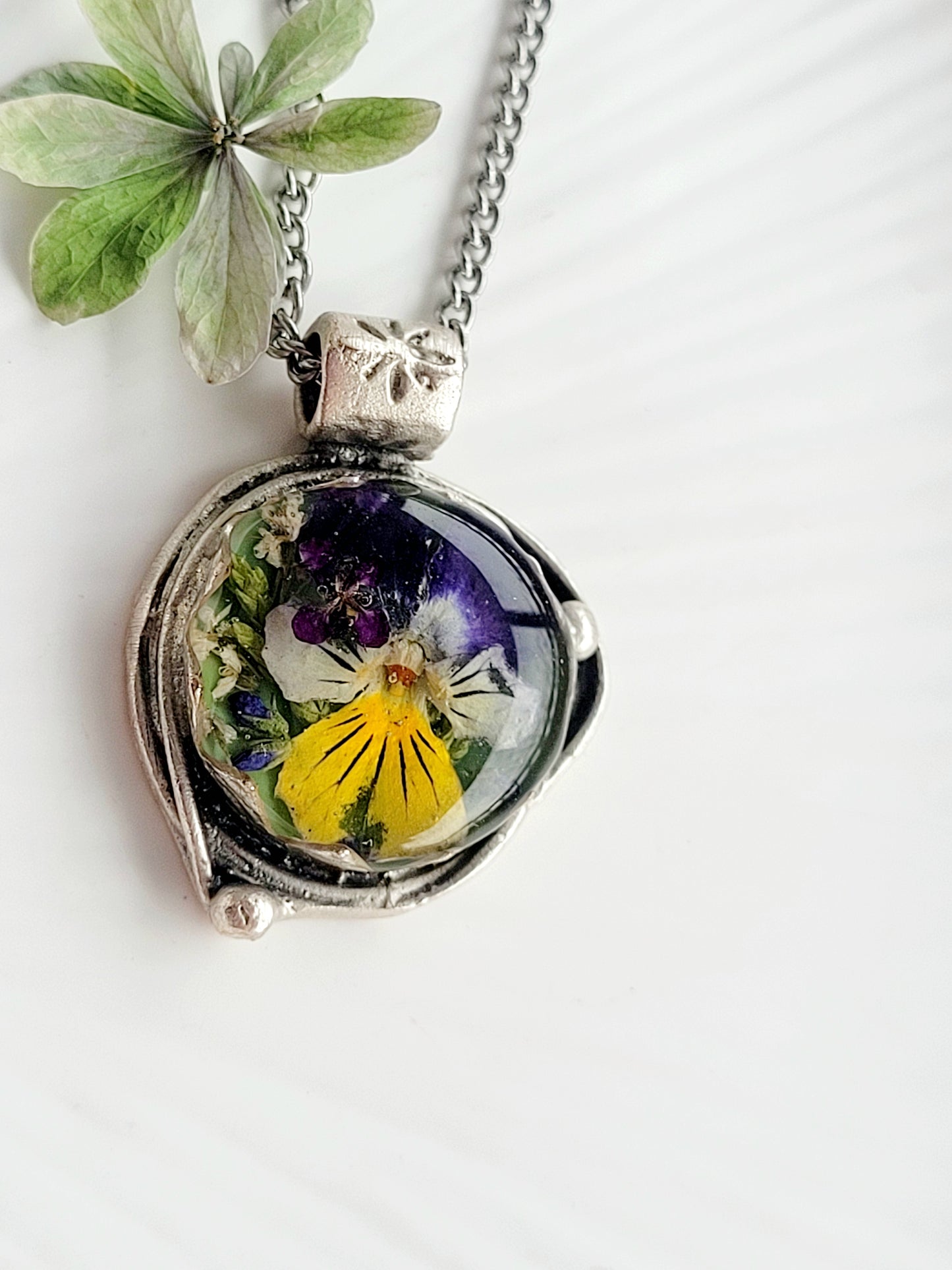 Pansy necklace