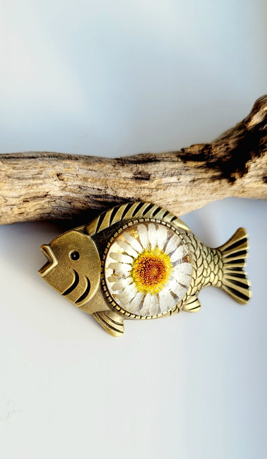 Botanical handcrafted Floral fish broach with genuine daisy