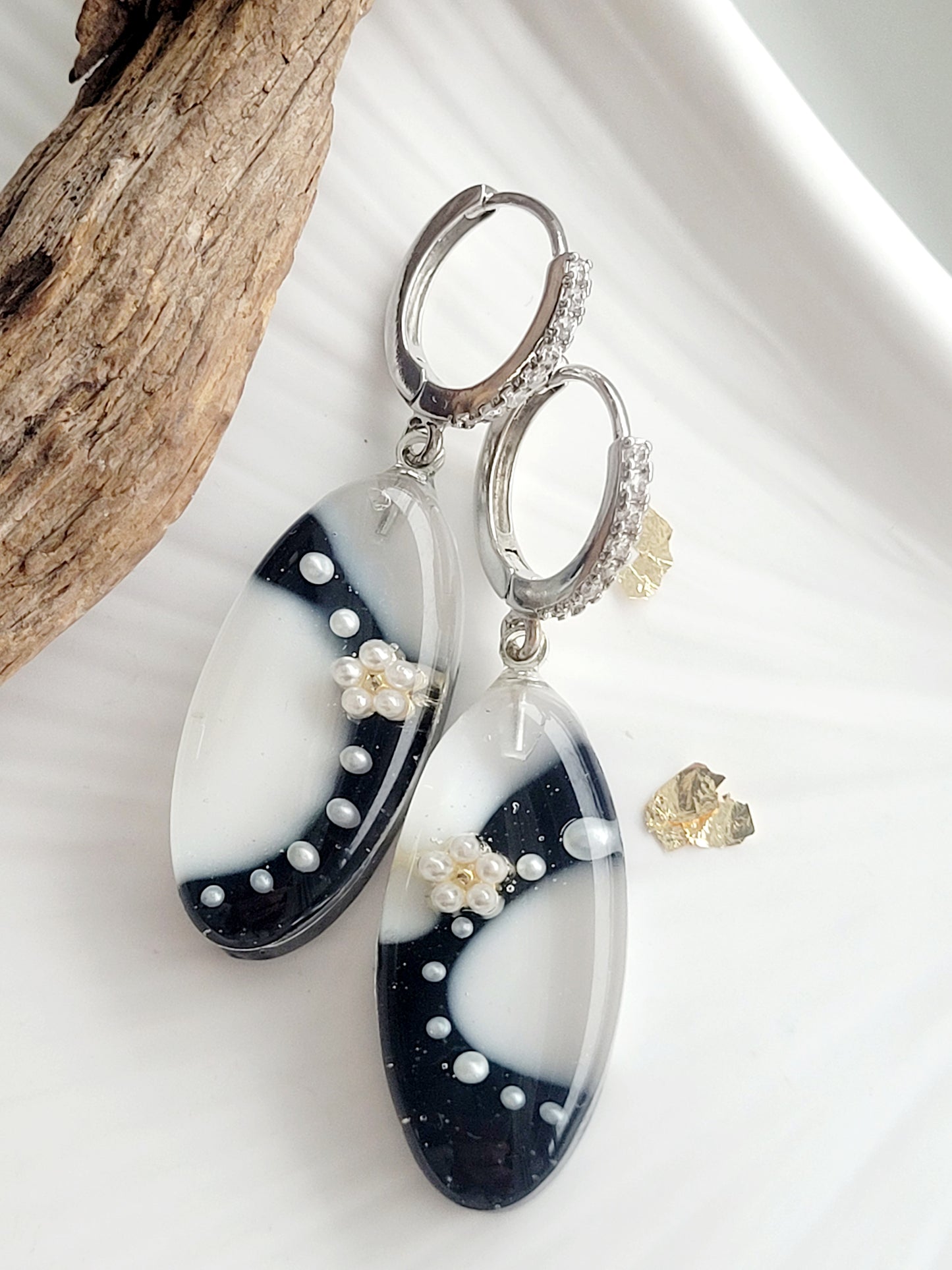 Black and white elegant earrings